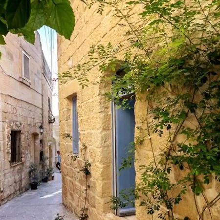 Historic Hideaways - 900 Year Old Converted Studios 维多利亚 外观 照片