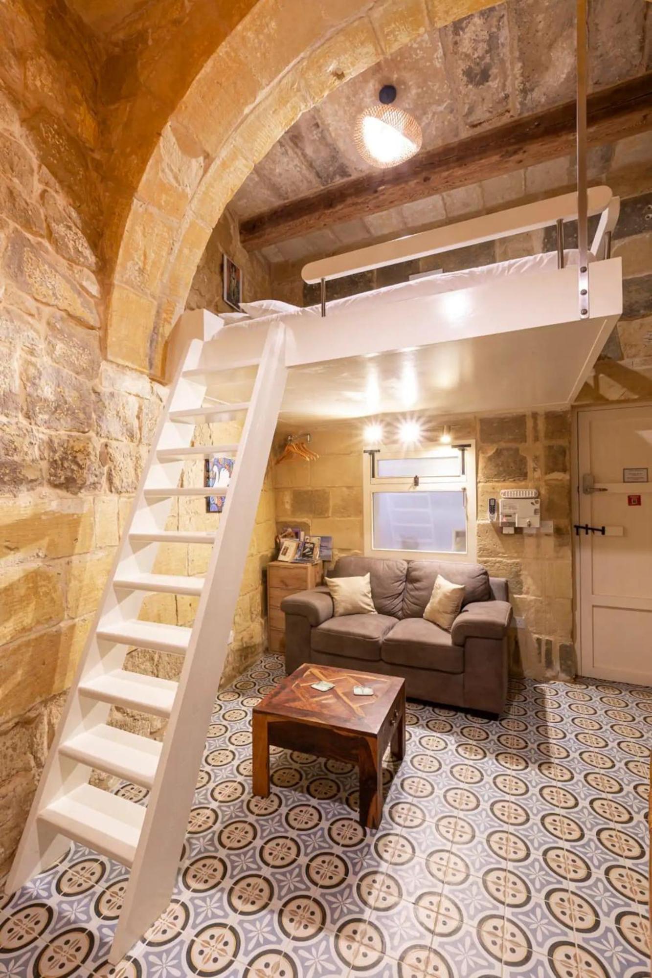 Historic Hideaways - 900 Year Old Converted Studios 维多利亚 外观 照片
