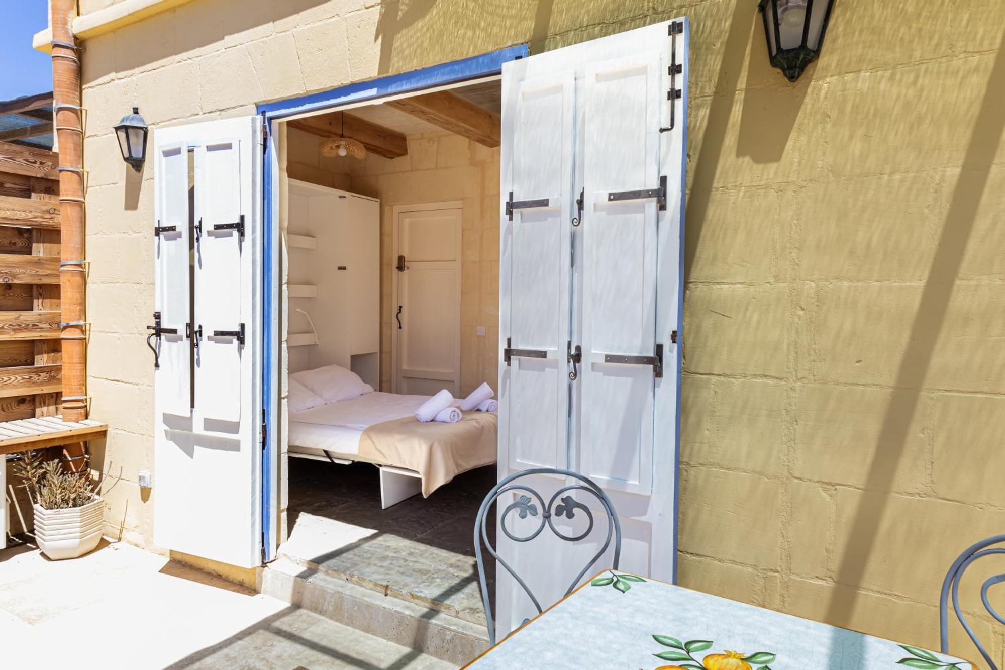 Historic Hideaways - 900 Year Old Converted Studios 维多利亚 外观 照片