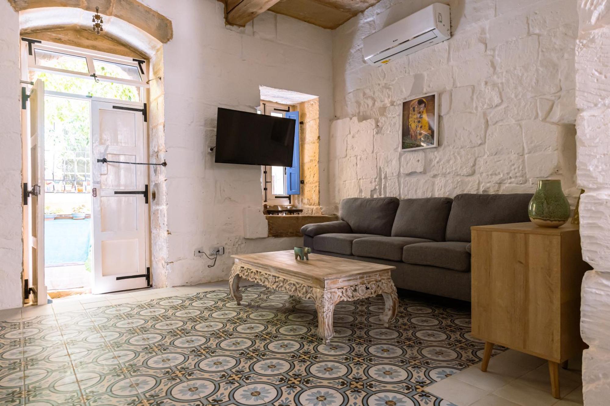 Historic Hideaways - 900 Year Old Converted Studios 维多利亚 外观 照片